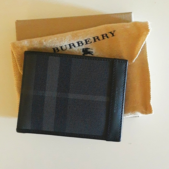 Burberry Other - Men's Burberry wallet Small Hipfold